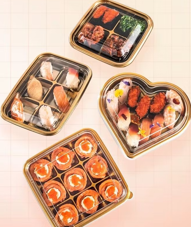 Hvilke designfunktioner ved Nine Grid PET-blisterpakningen hjælper med at forhindre genstande i at flytte sig eller kollidere inde i rummene?